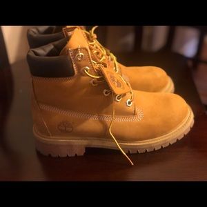Timberlands Size 4 (Unisex)
